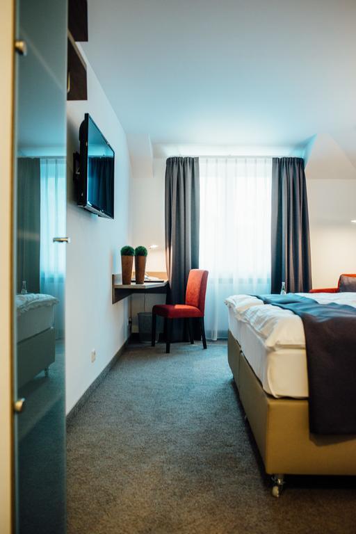 Hotel Schmachtendorf أوبيرهاوزين الغرفة الصورة